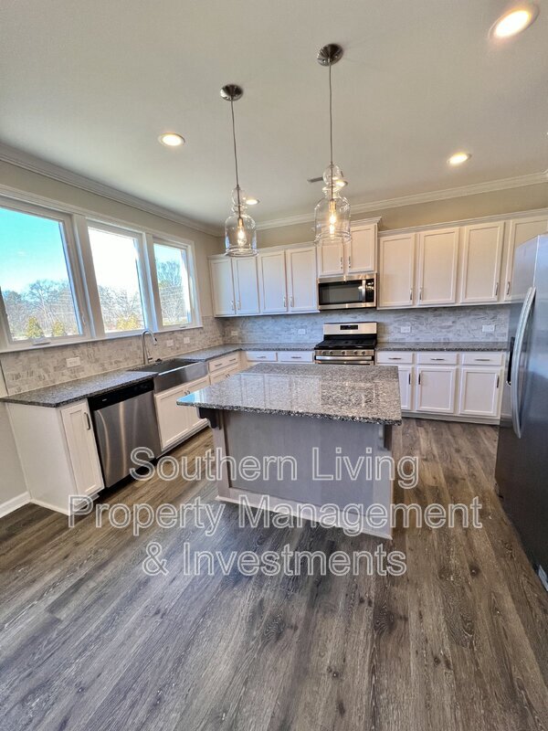 Building Photo - 1006 Creeks Landing Dr
