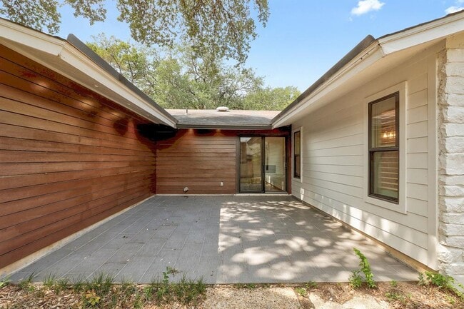 Building Photo - 3601 Peregrine Falcon Dr