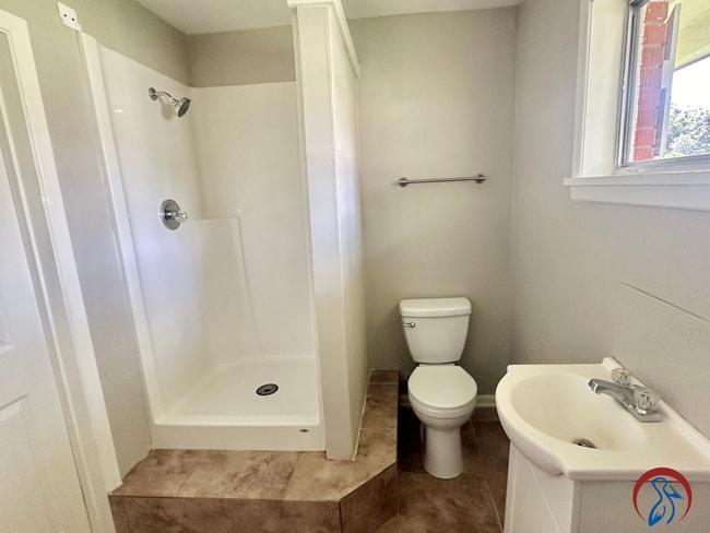 Building Photo - Garden District 3 bed 2 bath Home | Pelica...