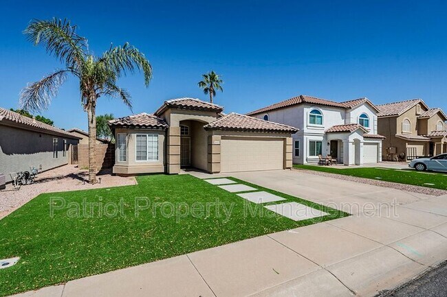 Building Photo - 2530 E Camellia Dr