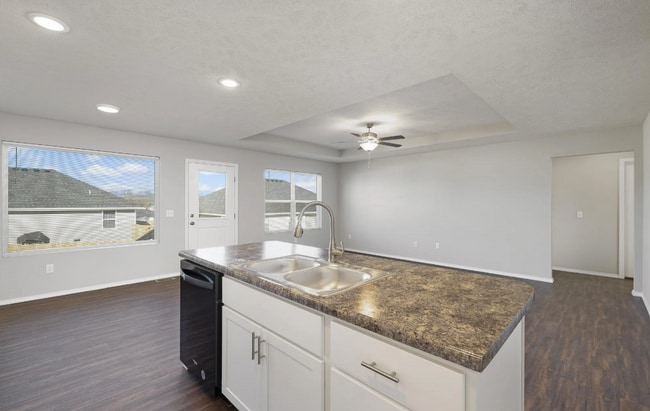 Building Photo - 4 Bedroom Rental in Monett!