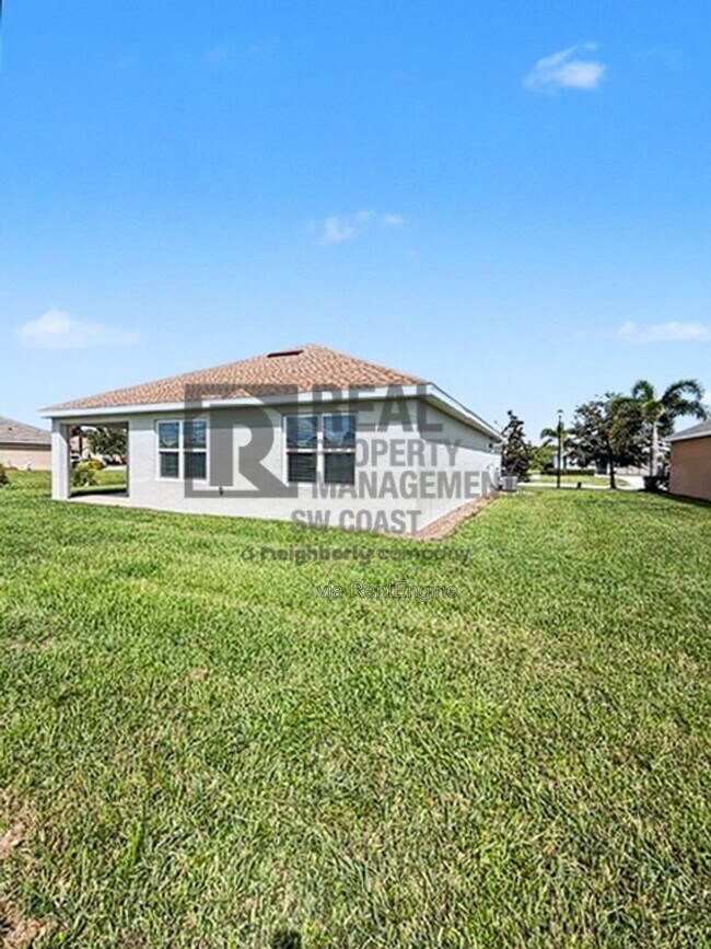 Building Photo - 7317 Mikasa Dr