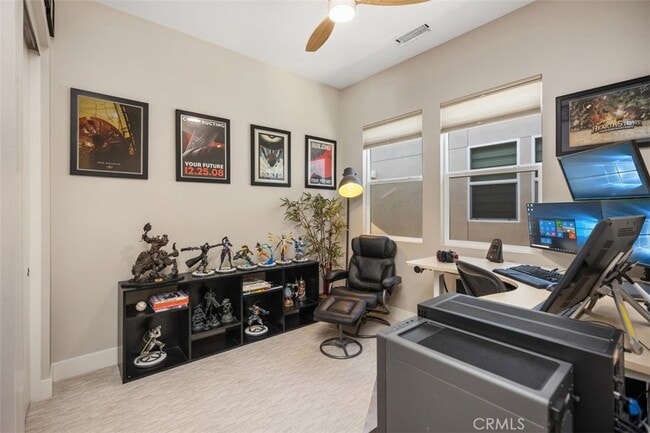 Building Photo - 227 Follyhatch