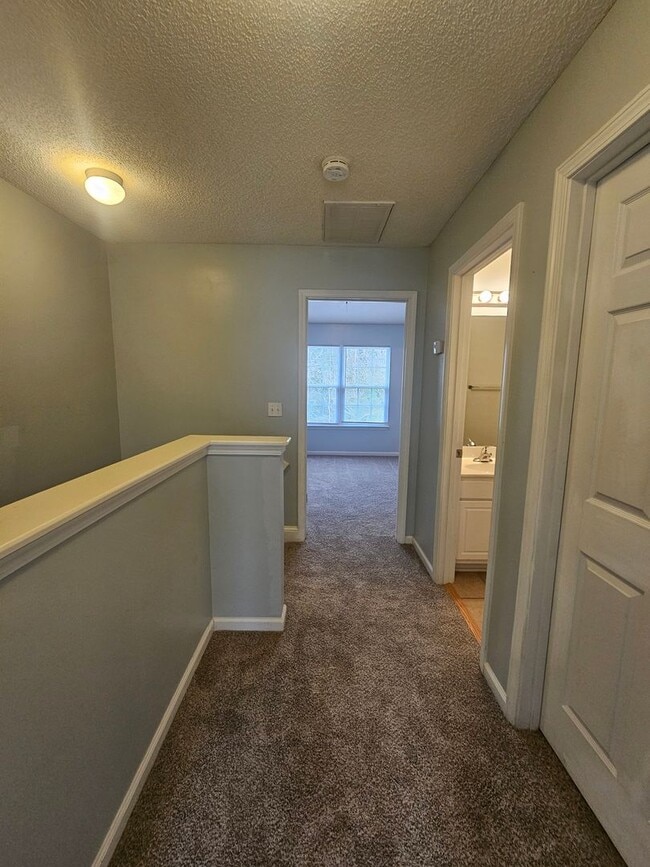 Building Photo - 104 Tuscany Ct