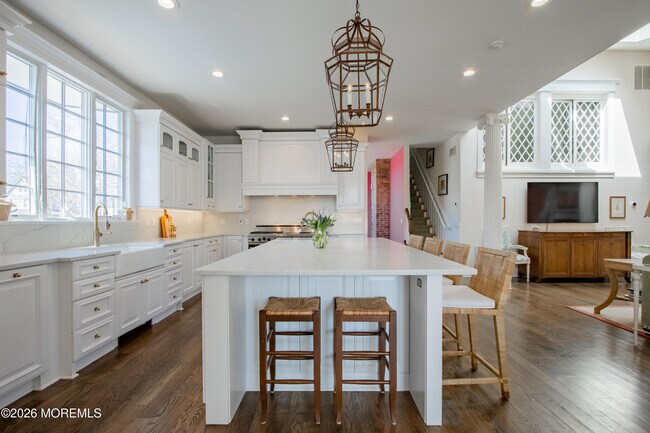 Building Photo - 207 Monmouth Ave