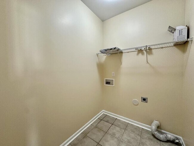 Building Photo - 2415 Impatien Drive