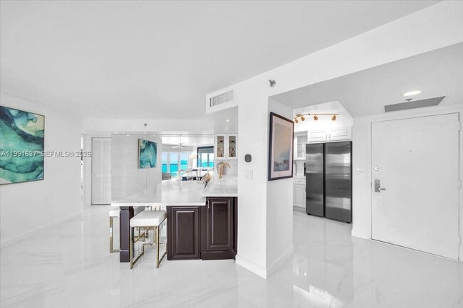 Building Photo - 6767 Collins Ave