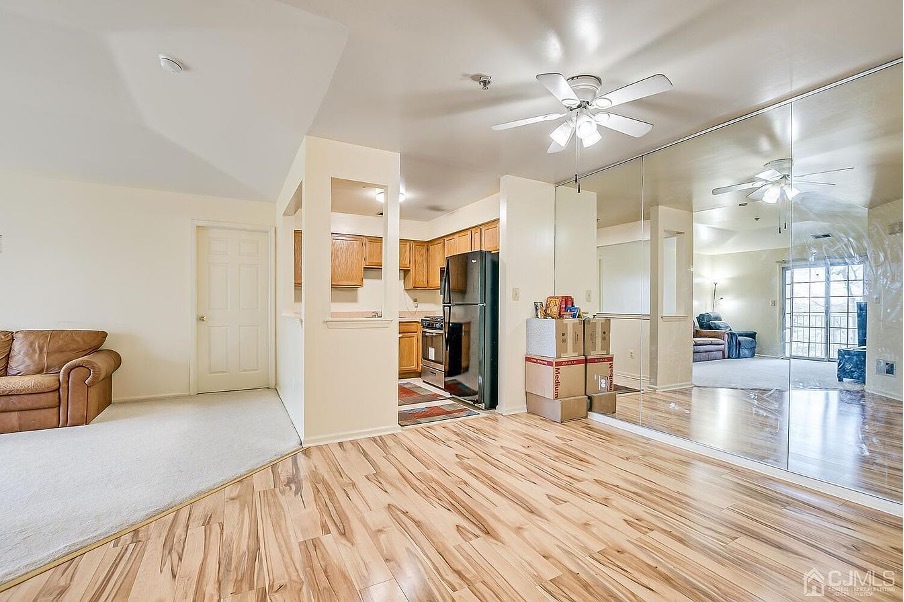 Kitchen - 1138 Waterford Dr