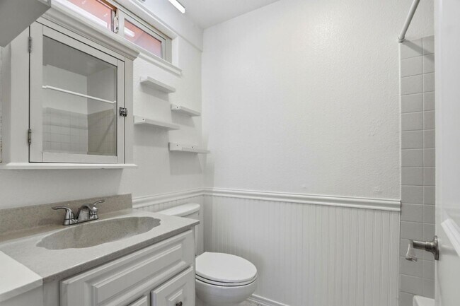 Building Photo - 623 Via Primavera Ct