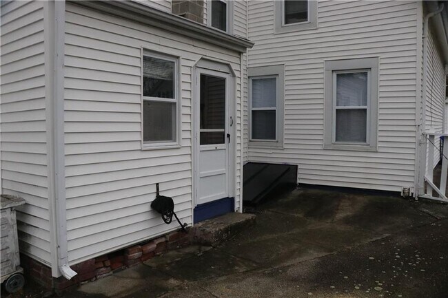 Building Photo - 43 Congregational St