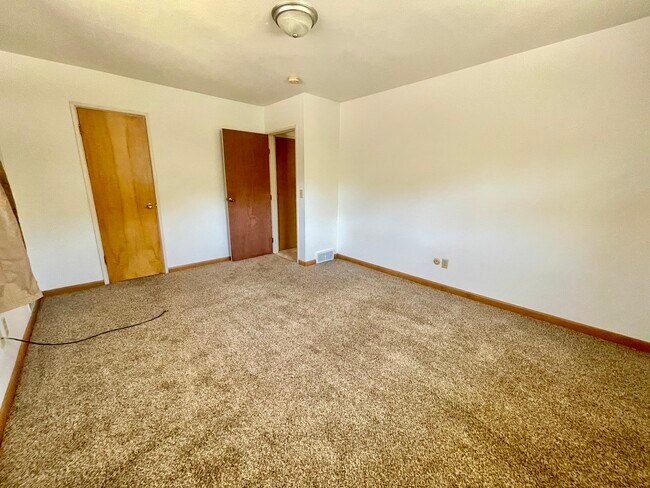 Building Photo - 4527 12th Ave