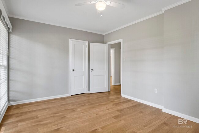 Building Photo - 703 Belrose Ave
