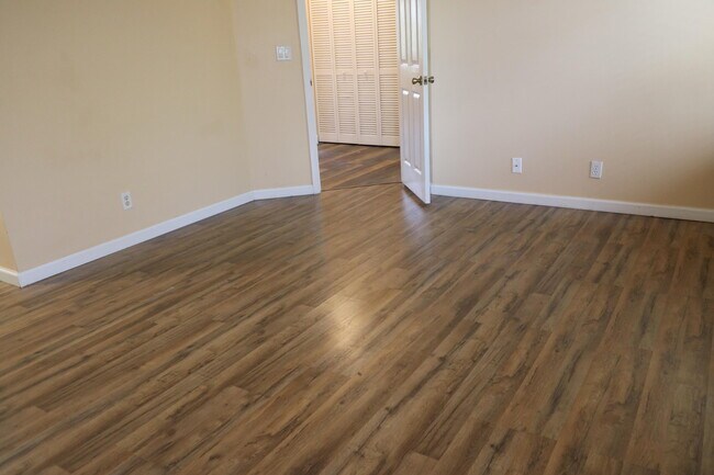 Building Photo - 708 Perdido Heights Dr