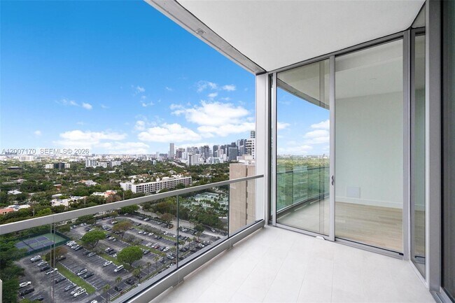 Building Photo - 175 SE 25th Rd