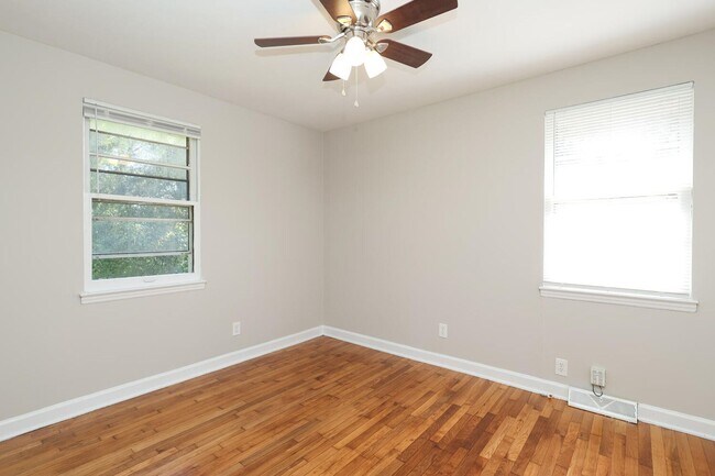 Building Photo - Newly renovated Ranch style 3 bedroom 1 ba...