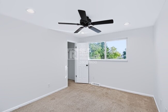 Building Photo - 660 Omega Ln