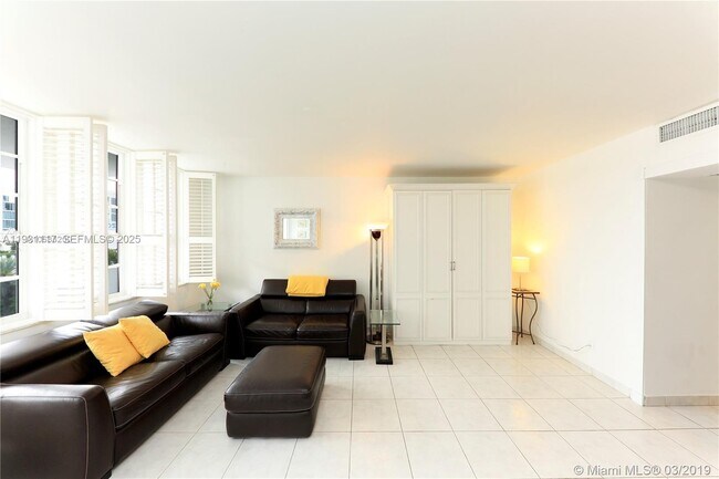 Building Photo - 100 Lincoln Rd