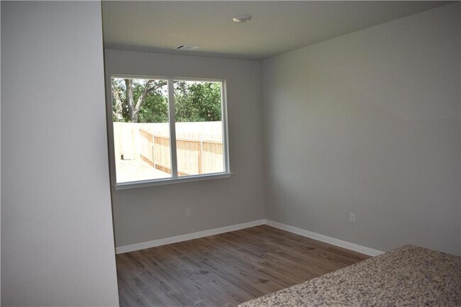 Building Photo - 145 Arrowhead Vine St