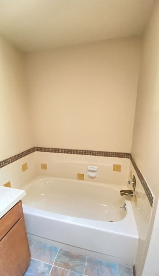 Building Photo - Spacious Four bedroom home in Post Falls