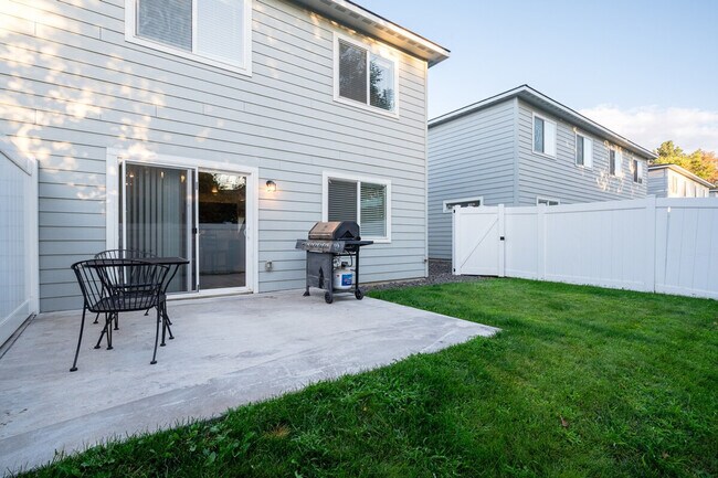 Building Photo - 5 S Kellogg St