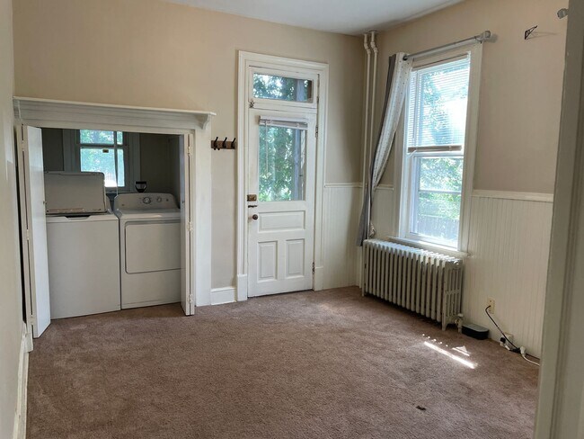 Building Photo - 227 Nevin St