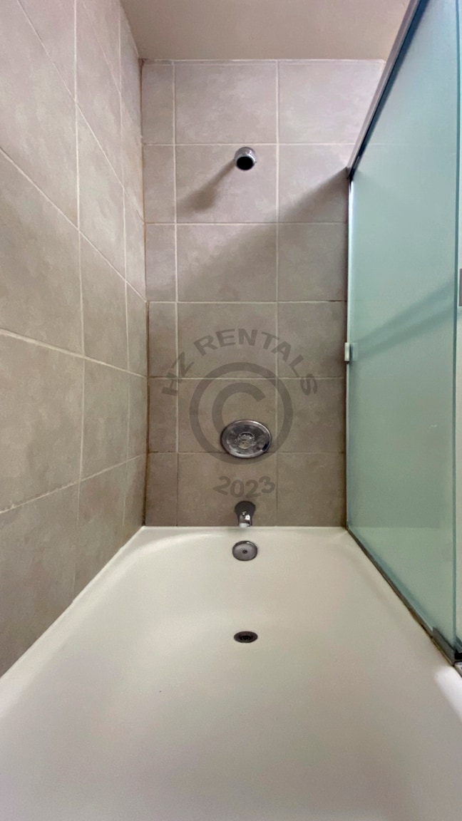 Building Photo - 4651 Cahuenga Blvd