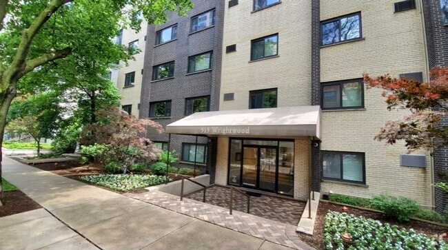 Building Photo - 515 W Wrightwood Ave