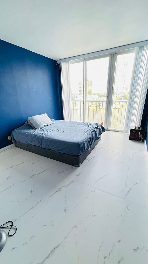 Building Photo - Stunning Waterfront One-Bedroom Apartment with Spectacular Views!