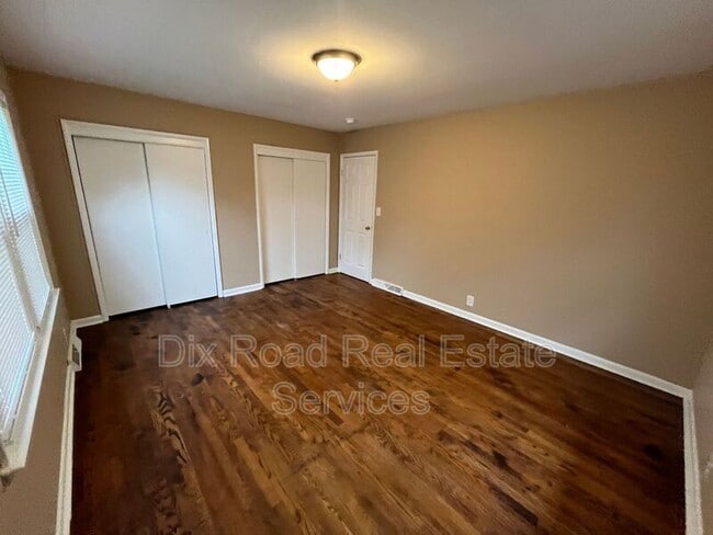 Building Photo - 601 Wilshire Dr