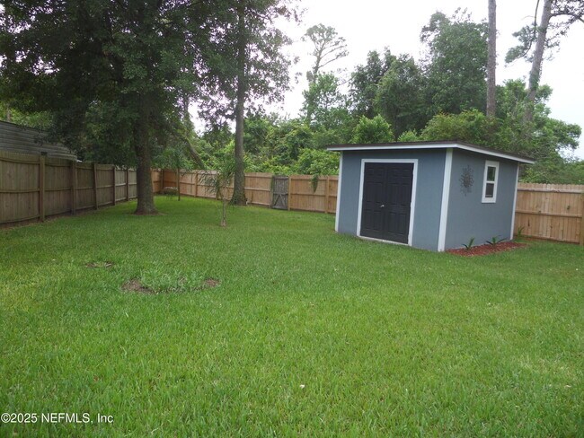 Building Photo - 386 Hickory Hollow Dr