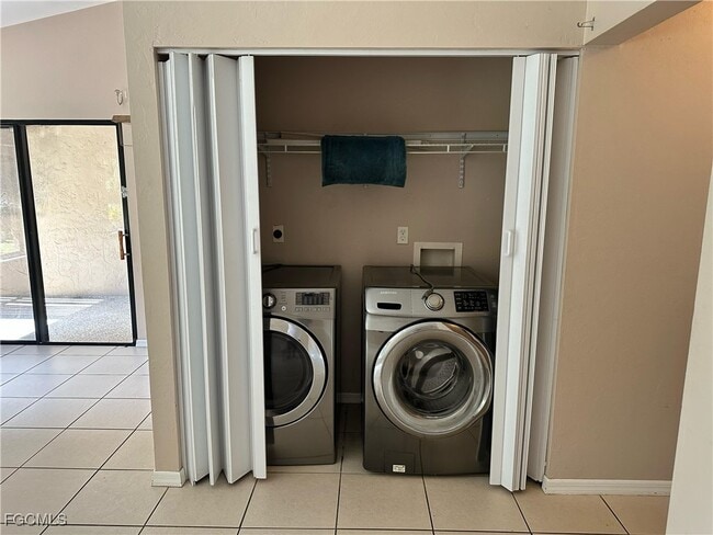 Building Photo - 1025 SE 24th Ave