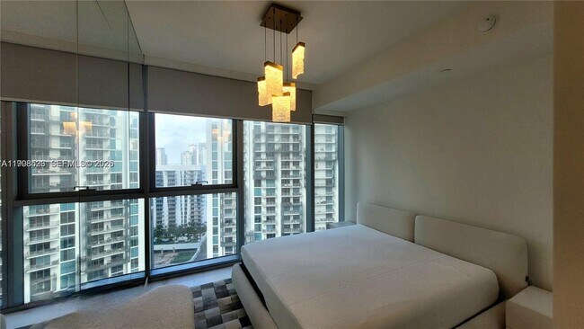 Building Photo - 300 Biscayne Blvd Way