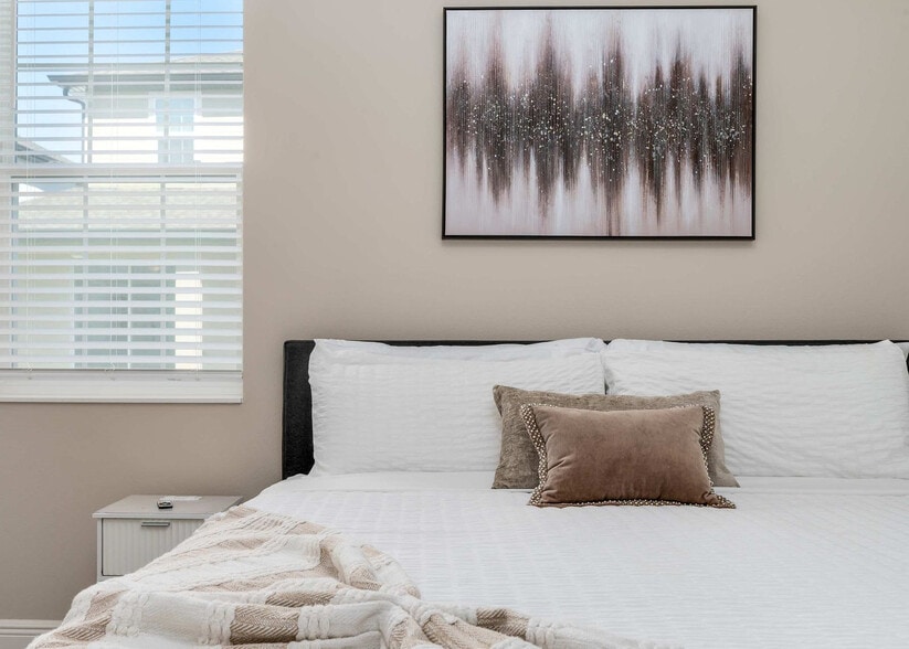 Building Photo - 7825 Somersworth Dr