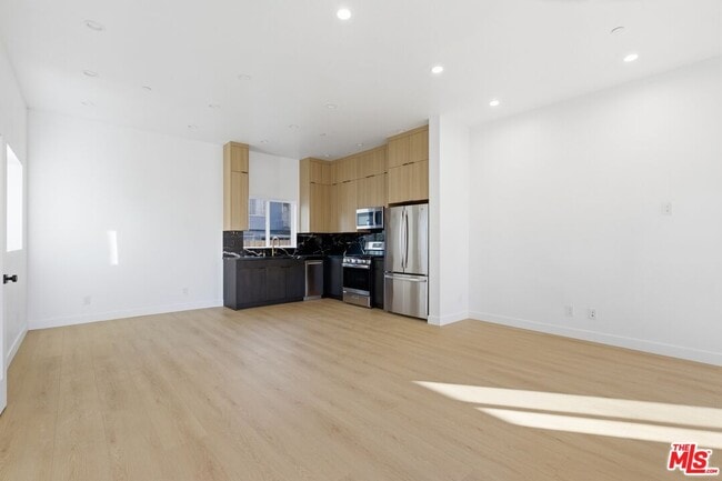 Building Photo - 2837 Redondo Blvd