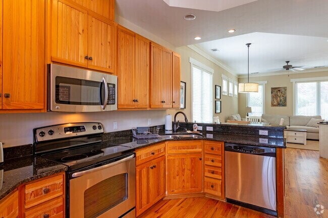 Building Photo - FULLY FURNISHED! 3 bed/3 bath luxury townhouse walking distance to FSU campus. Available Fall 2026!