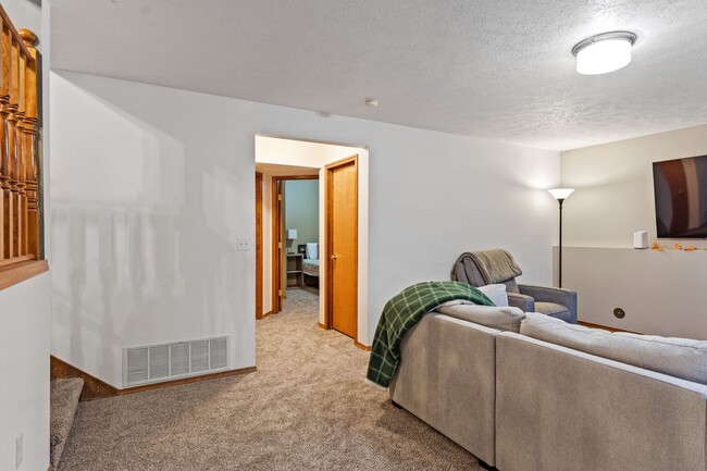 Building Photo - Beautifully done 3 bed 3 bath home in Greenacres/liberty lake area