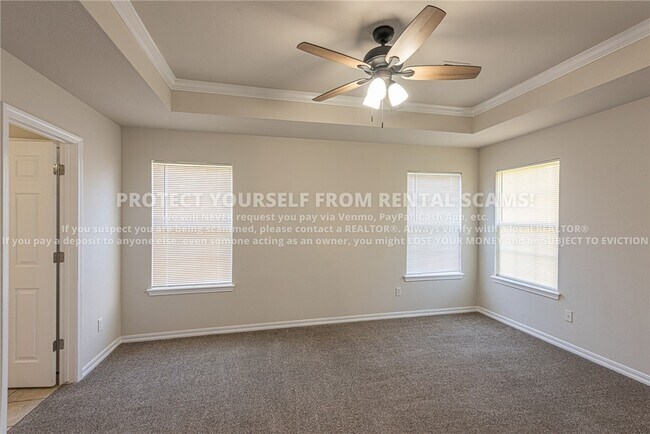 Building Photo - 3806 SW Hansom Loop