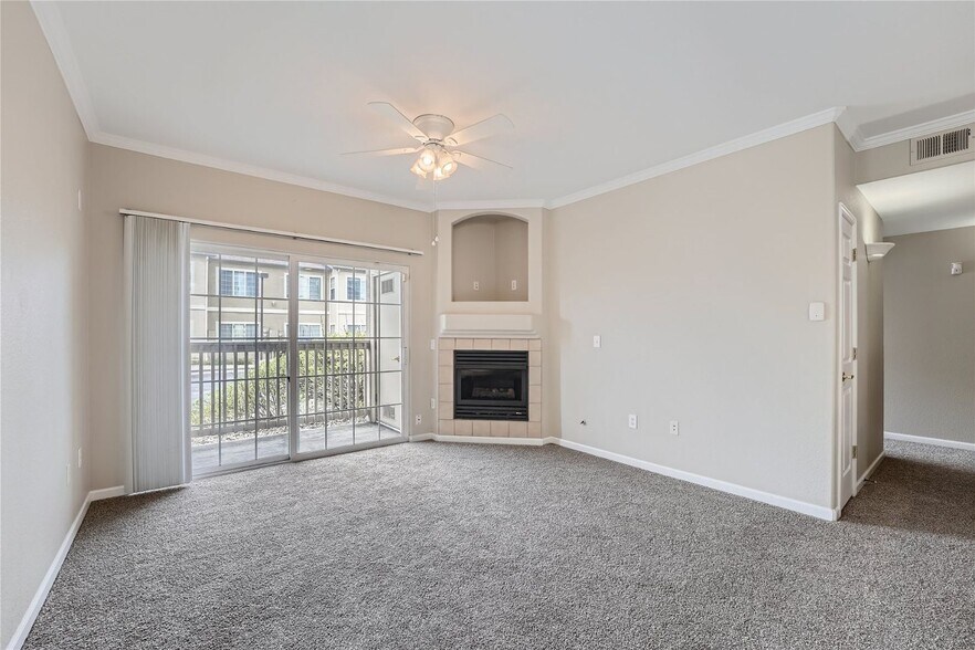 Building Photo - 10070 E Carolina Dr