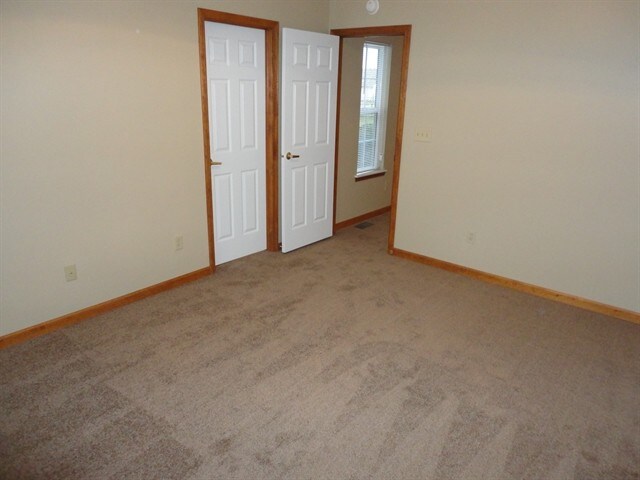 Building Photo - 464 E Quail Wood Ln