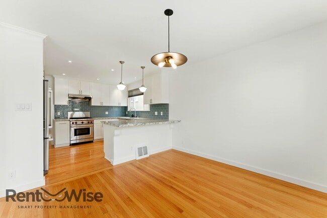 Building Photo - 61 Marview Way