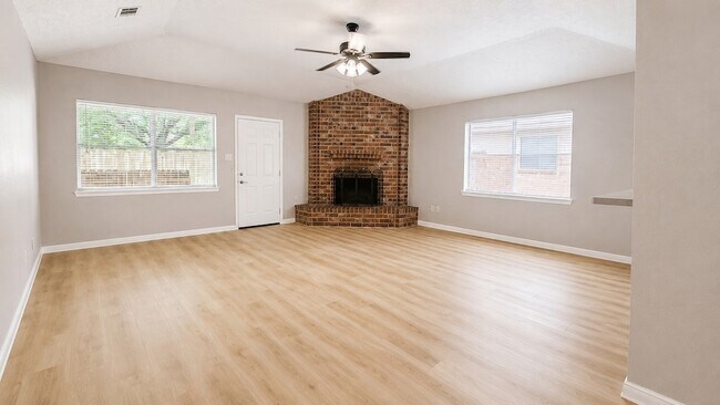 Building Photo - 22131 Pearl Lake Dr