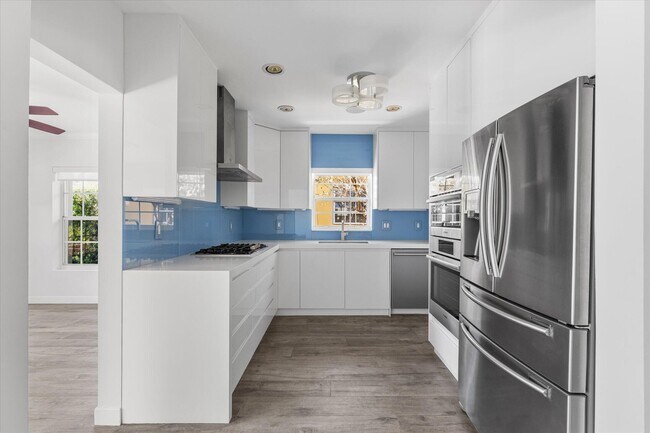 Building Photo - 8934 Emerson Ave