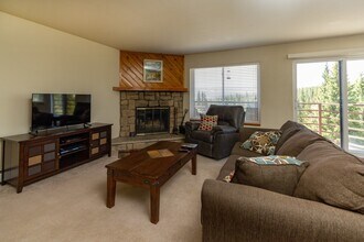 Building Photo - Buffalo Ridge Condos-All Utilities, Clubhouse, Wifi, Bus Route & Views