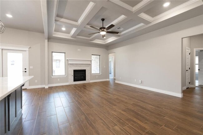 Building Photo - **Gorgeous Newer Build! 4 Bed 3 Bath**