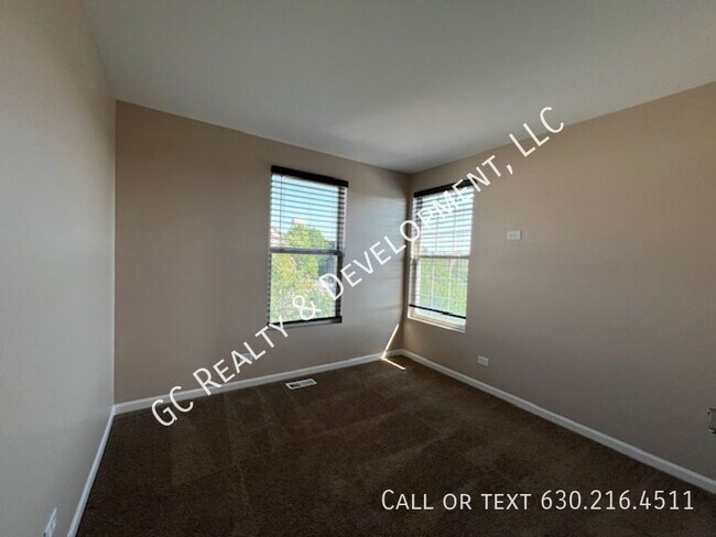 Building Photo - 1513 Bristol Ln
