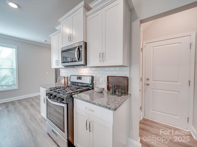 Building Photo - 574 Altamonte Dr