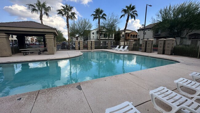 Building Photo - 2 Bedroom Condo in the Tre Allagio Community Near N Price Rd and W Elliot Rd!