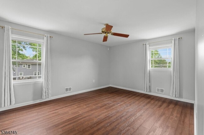 Building Photo - 193 Beekman Ln