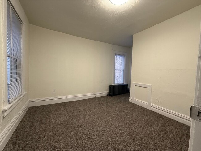 Building Photo - Updated 4BR House now showing!