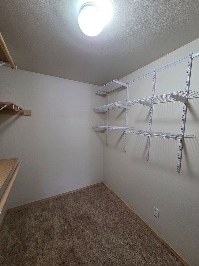 Building Photo - s2980